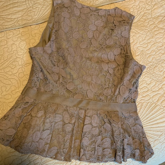 ISAAC MIZRAHI Lace Peplum Tank - Picture 3 of 6